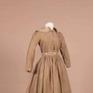 GIRLS’ TAN CHAMBRAY DAY DRESS, C. 1900