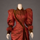 CHANGEANTE SILK DINNER GOWN, c. 1895