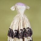 CUT VELVET EN DISPOSITION BALLGOWN, 1840s