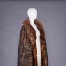 CHINOISERIE LAME EVENING CLOAK, c. 1925